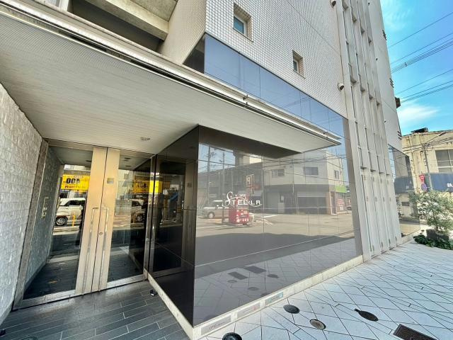 STELLA久保町のエントランス