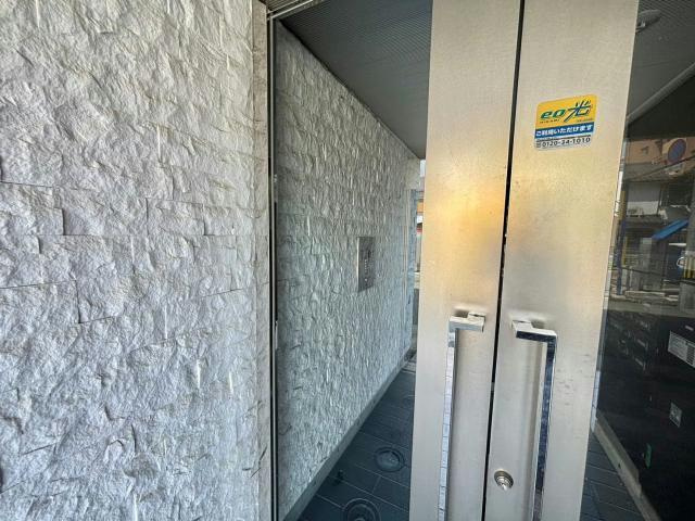 STELLA久保町のエントランス