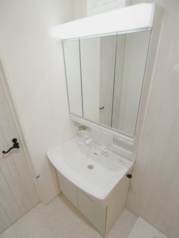 ロンディネの独立洗面台