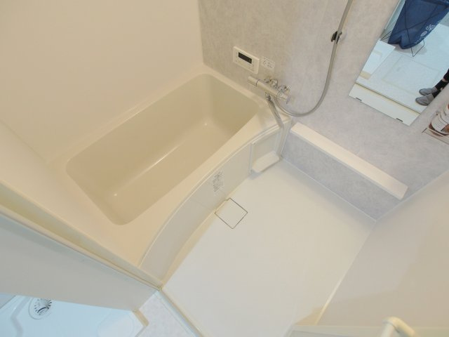 ロンディネの浴室