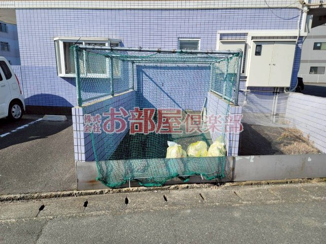プランドゥ合川Ⅱのその他共用部分|敷地内にゴミ置き場があります。