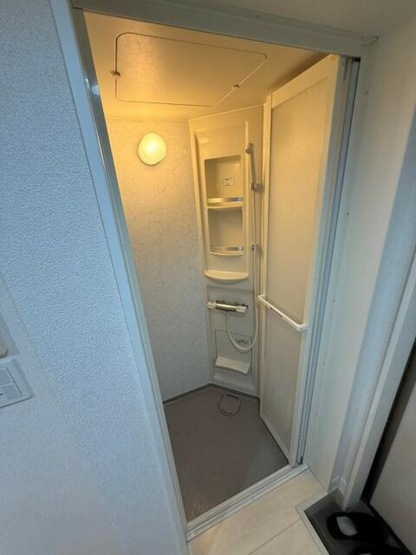 【シャワールーム】