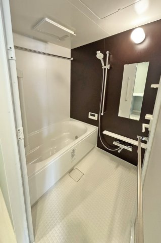 アルファスマート東姫路の浴室|浴室暖房乾燥機付き
※写真は入居前（2024年8月頃）に撮影されたものです。
