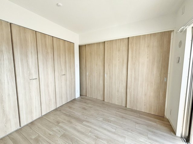 アルファスマート東姫路の洋室|洋室5.2帖
※写真は入居前（2024年8月頃）に撮影されたものです。
