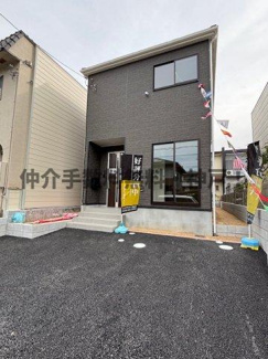 【駐車場】 | 神戸市須磨区高倉台1丁目　新築戸建　仲介手数料無料！ | 駐車場に車を止められます