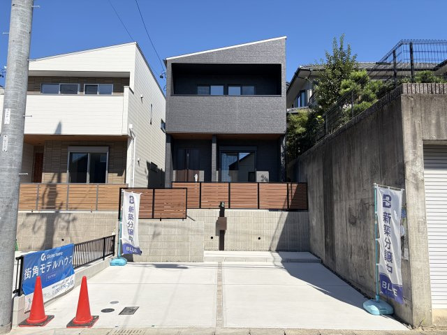 【長久手市仲田 E号棟】LDK20帖超×長期優良住宅の外観|南西向き、高台で陽当たりの良い立地です。