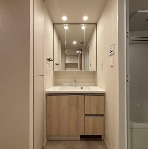 パークアクシス新宿百人町の独立洗面台