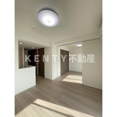 【居間・リビング】 | Ａｕｇｕｓｔａ Ｒｅｓｉｄｅｎｃｅ大森 | ゆったりとした居間です