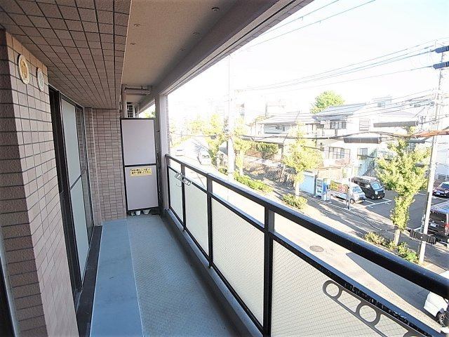 コリンデールのバルコニー|ワイドなバルコニーで日当たり良好