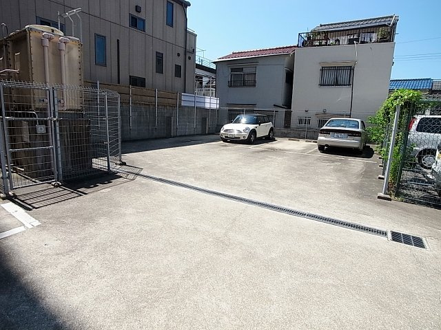 コリンデールの駐車場|敷地内駐車場