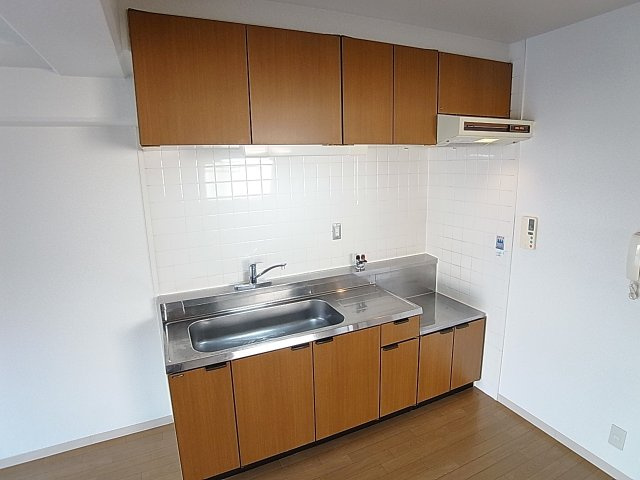 コリンデールのキッチン|コンロ設置可能な広々キッチン