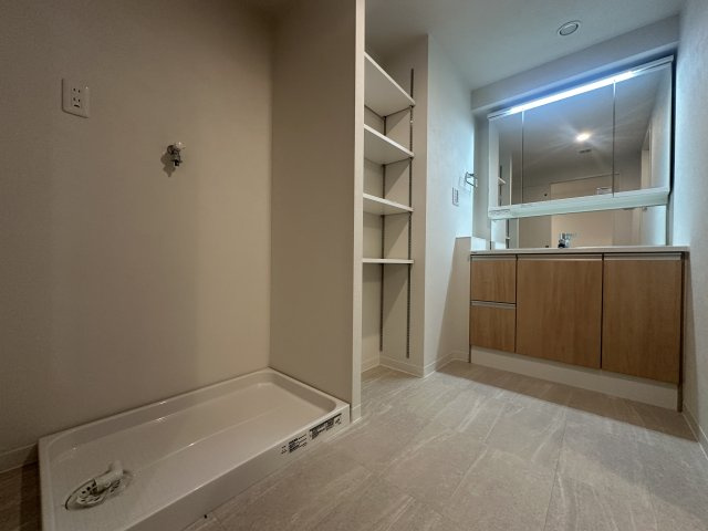 須磨パークヒルズC棟の独立洗面台