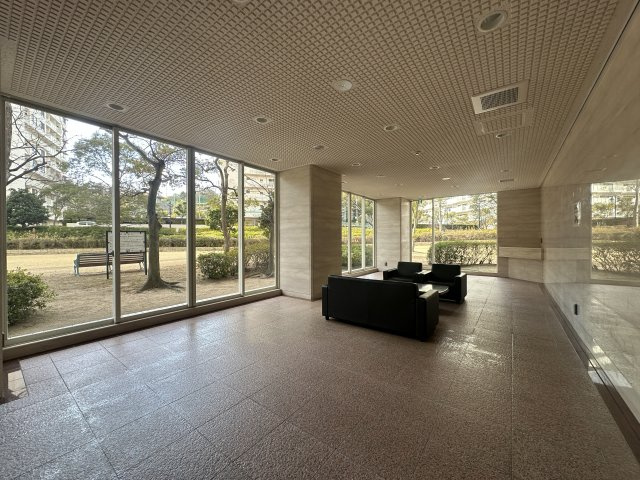 須磨パークヒルズC棟のエントランス