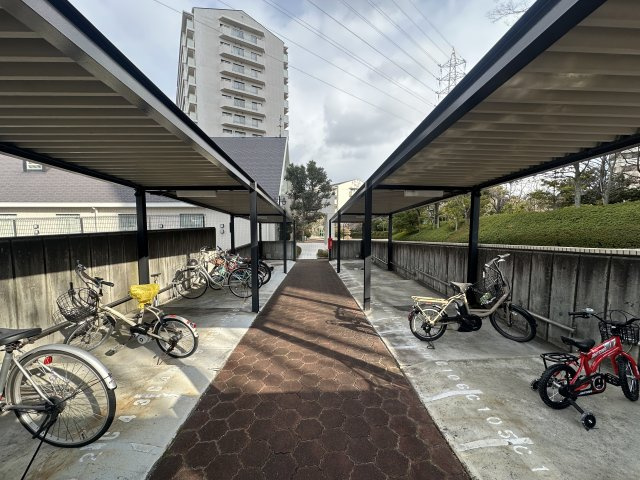 須磨パークヒルズC棟の駐輪場