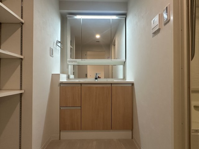 須磨パークヒルズC棟の独立洗面台