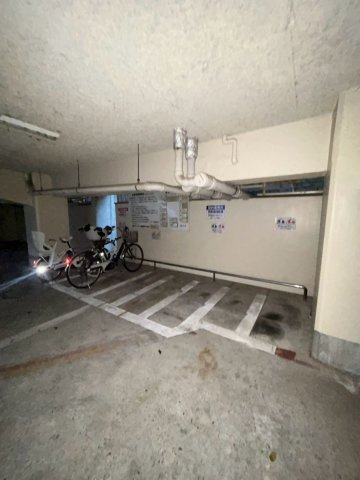 北野マンション1号棟の駐車場