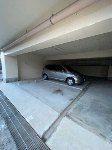 北野マンション1号棟の駐車場