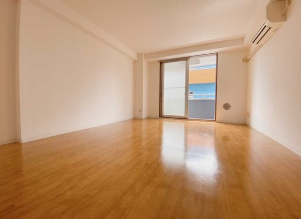 セレステ三軒茶屋　オートロック　システムキッチン　陽当たり良好の居間・リビング