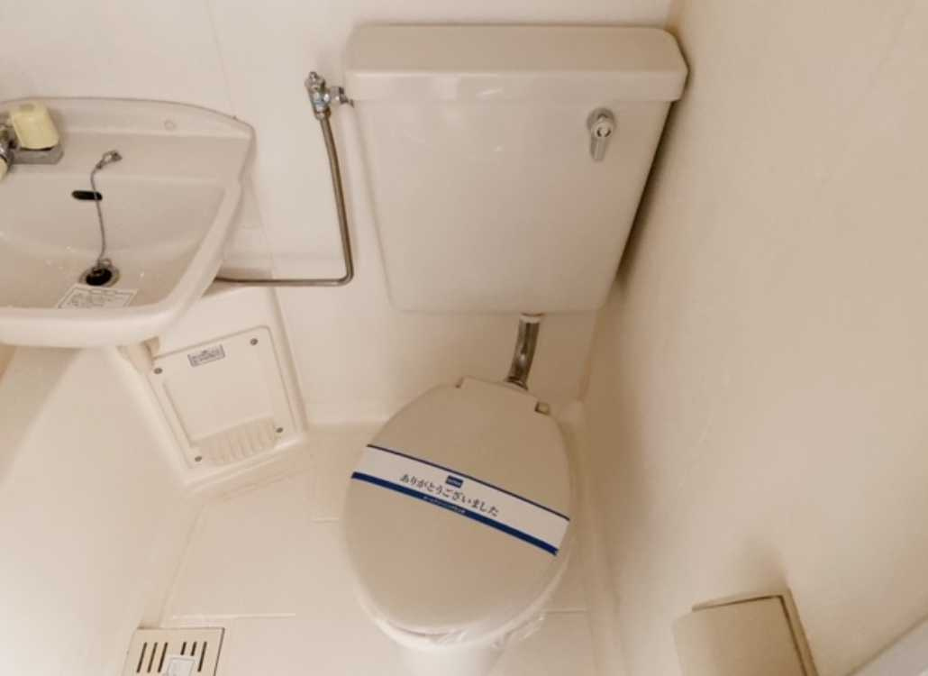 セレステ三軒茶屋　オートロック　システムキッチン　陽当たり良好のトイレ