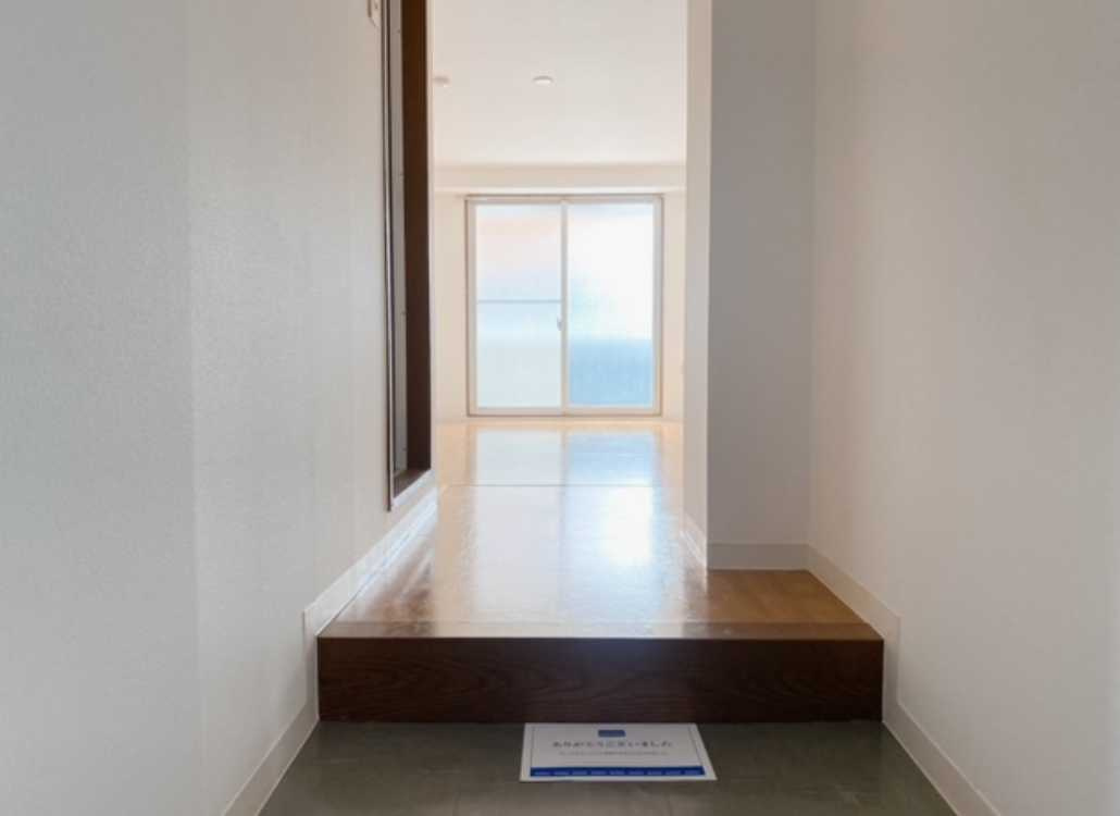 セレステ三軒茶屋　オートロック　システムキッチン　陽当たり良好の玄関