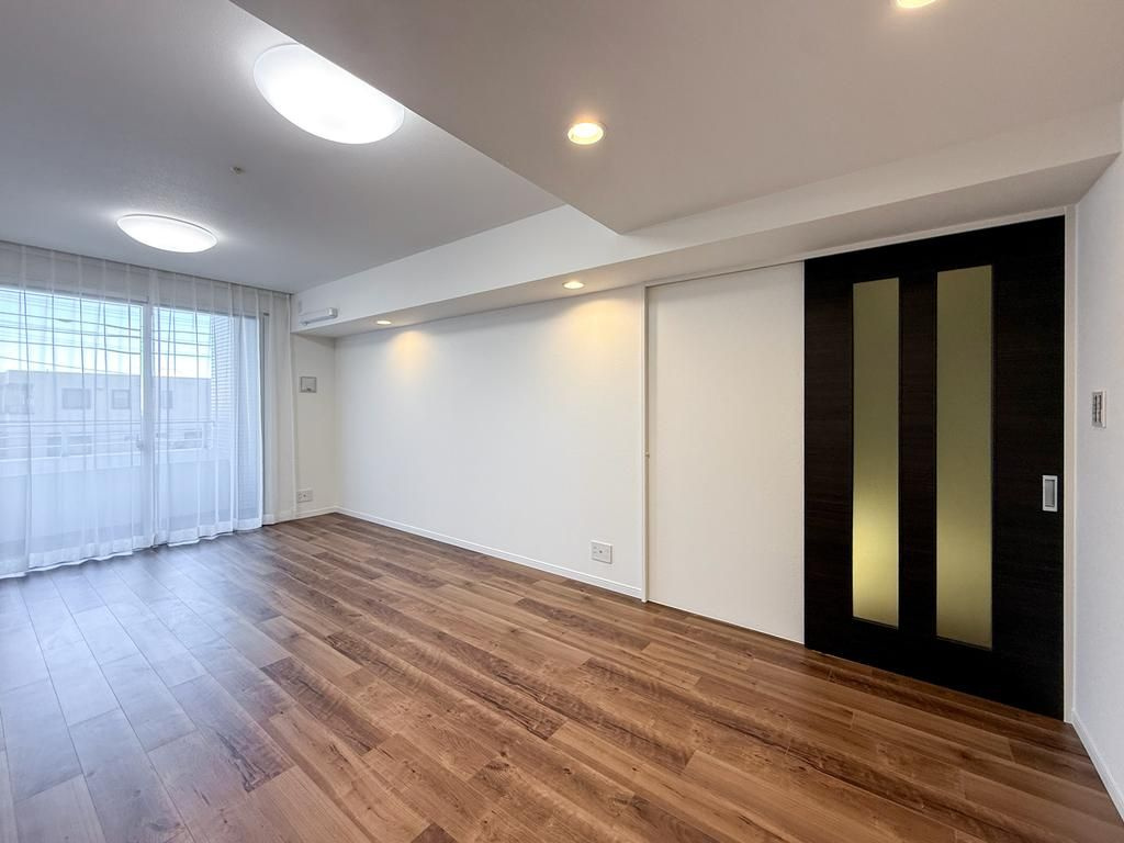 武蔵野市吉祥寺本町２丁目の中古マンションの居間・リビング