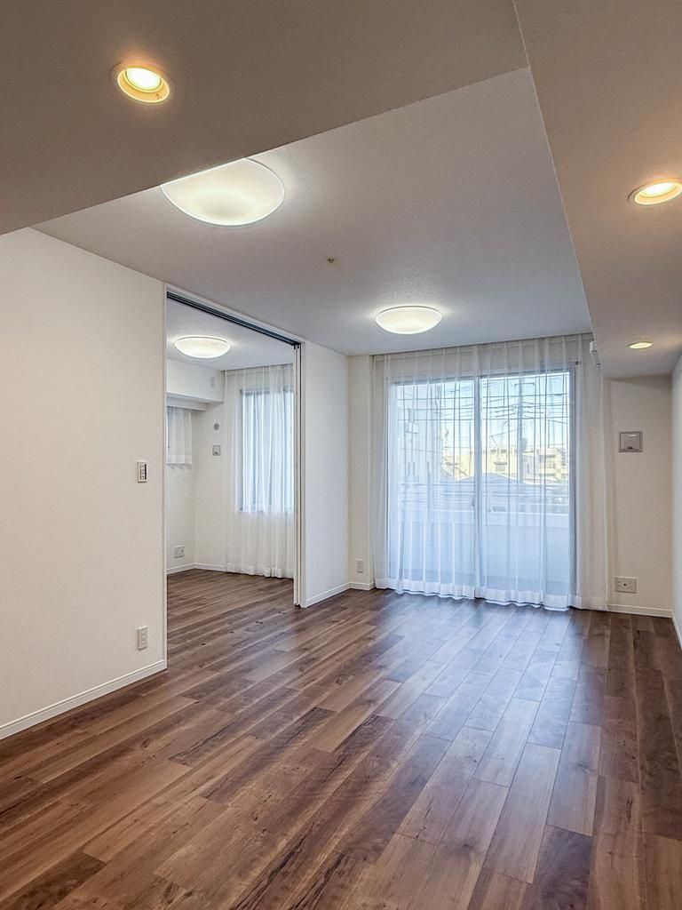 武蔵野市吉祥寺本町２丁目の中古マンションの居間・リビング