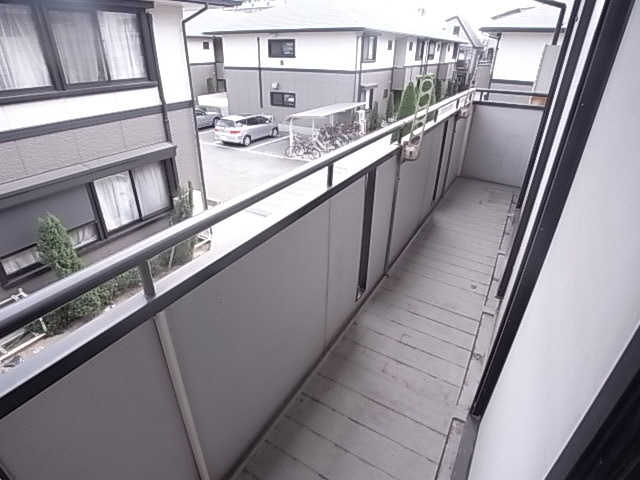 プレステージ芦屋F棟のバルコニー