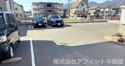 【駐車場】 | Dear　Court新涯