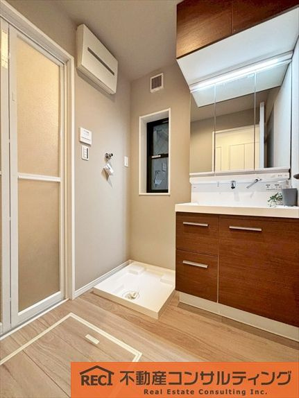 神戸市灘区灘南通5丁目　新築戸建　C号地の独立洗面台