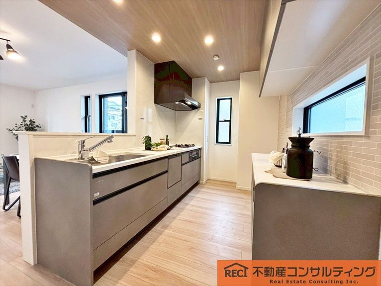 神戸市灘区灘南通5丁目　新築戸建　C号地のキッチン|耐震等級2・断熱等級4を取得