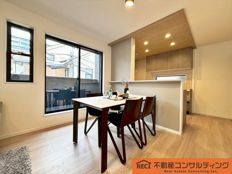 神戸市灘区灘南通5丁目　新築戸建　C号地のダイニング|住宅設備充実！