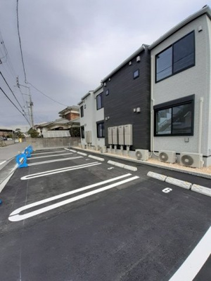 【駐車場】 | モン・シュシュⅠ | 車をお持ちの方に嬉しい駐車場付きの物件です