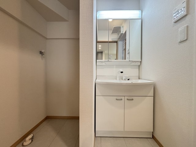 天白区島田3期｜名古屋市の戸建ならホームアップの独立洗面台|就寝前や朝の身支度の際など、快適にお使いいただける洗面台