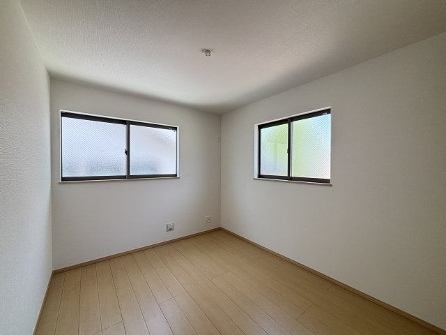 天白区島田3期｜名古屋市の戸建ならホームアップの洋室|二面採光で明るい居室