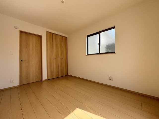 天白区島田3期｜名古屋市の戸建ならホームアップの洋室|全居室収納スペース付き