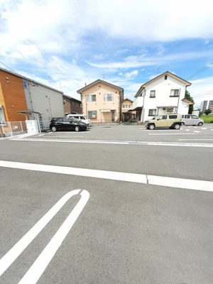 【駐車場】 | ルーベル北方Ⅱ | 車をお持ちの方に嬉しい駐車場付きの物件です