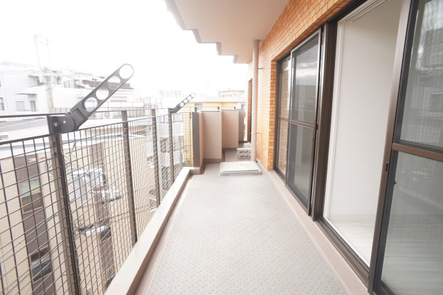 ライオンズマンション学園前のバルコニー