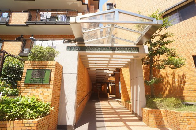 ライオンズマンション学園前のエントランス