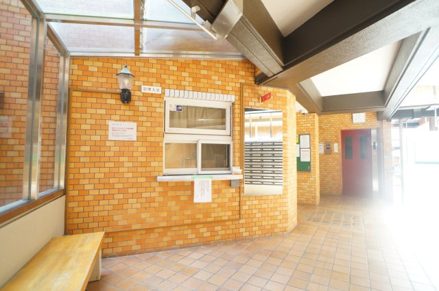 ライオンズマンション学園前の駐車場