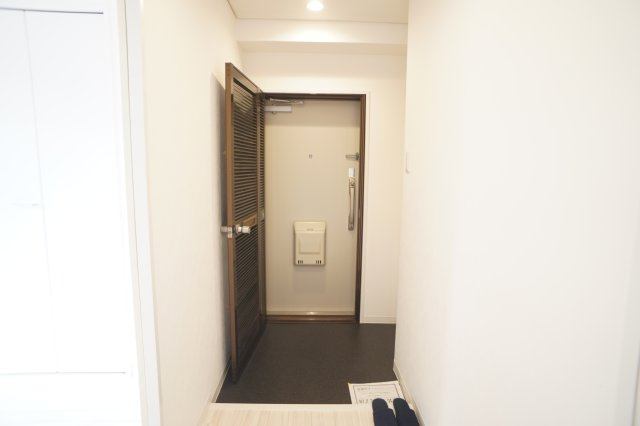 ライオンズマンション学園前の玄関