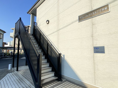 【エントランス】 | グランソレイユＫ＆Ｊ壱番館 | 清潔なエントランスです