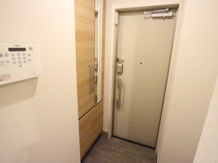 D-room 五反田の玄関