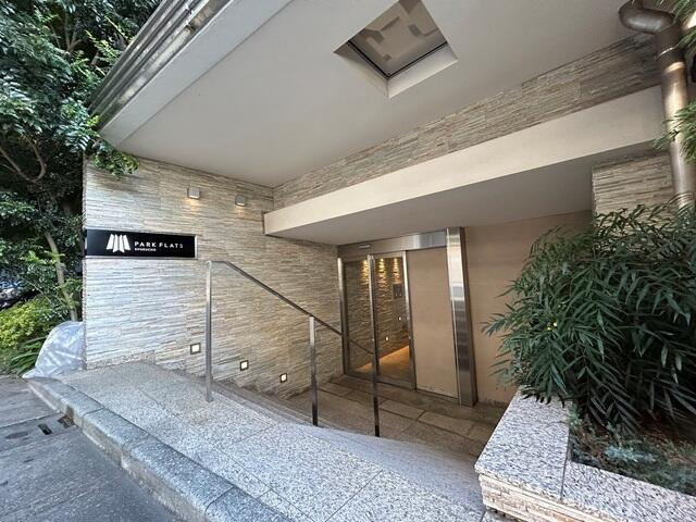 パークフラッツ永福町のエントランス|毎日通るエントランスはこのようになっています