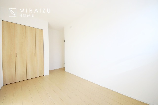 【寝室】 | 平日・休日問わず、いつでもご見学が出来ます♪☆実際に見て、触れて感じる安心のお住まい探しを体験して下さい♪☆物件情報だけでなく、地域の特色などなどエリア情報もお伝え出来たら嬉しいです♪