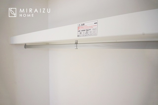 【洋室】 | 日当たりの良いお家は嬉しいですよね。それぞれ価値観が分かれる箇所です、実際に内覧して日当たりの心地よさをご体感下さいね♪