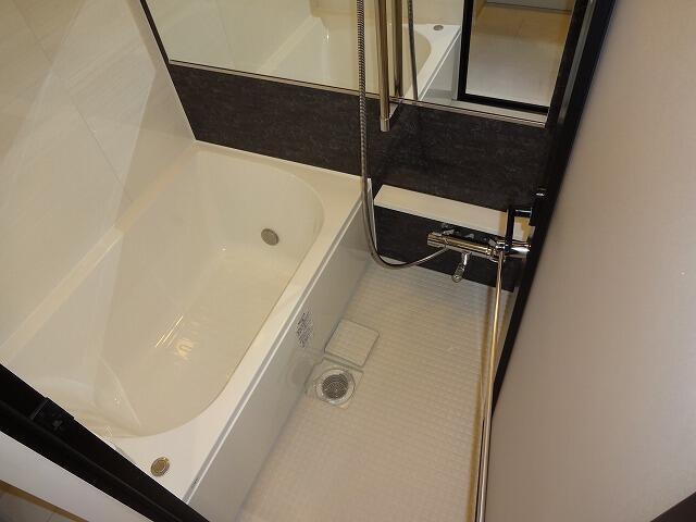 ｃｉｅｌｌｅ自由が丘の浴室|落ち着いた空間のお風呂です