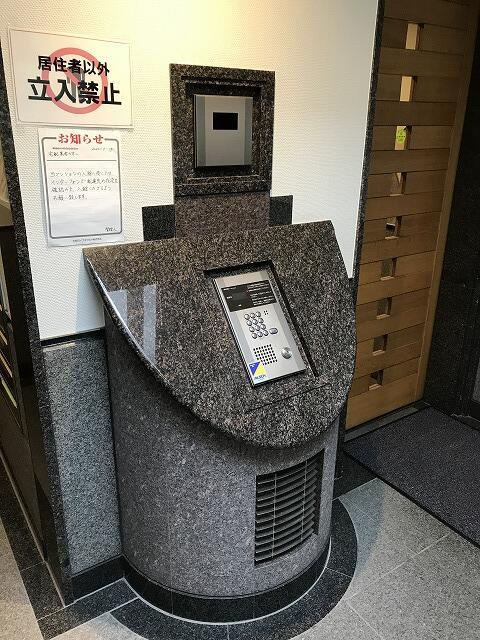 ステラメゾン下北沢のセキュリティ|モニター付きインターホンです
