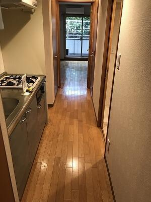 ステラメゾン下北沢の内装|明るい色調の室内です