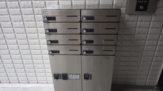 Ｍｏｎｄｏの設備|ポストと宅配ボックスです