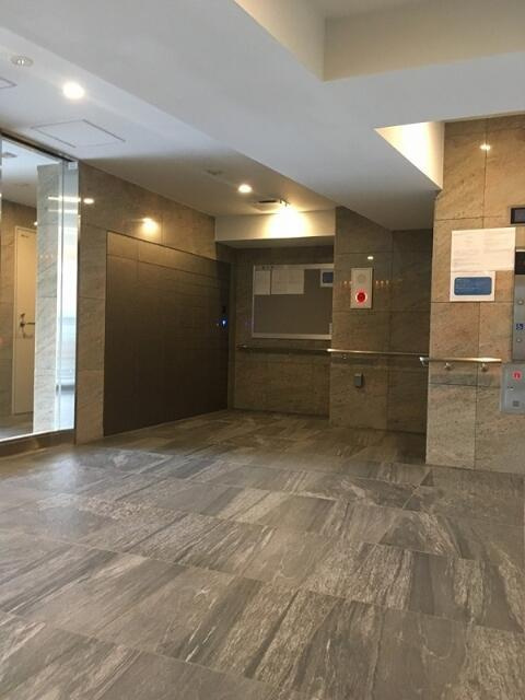 ラティエラ中野のロビー|落ち着いたロビーです